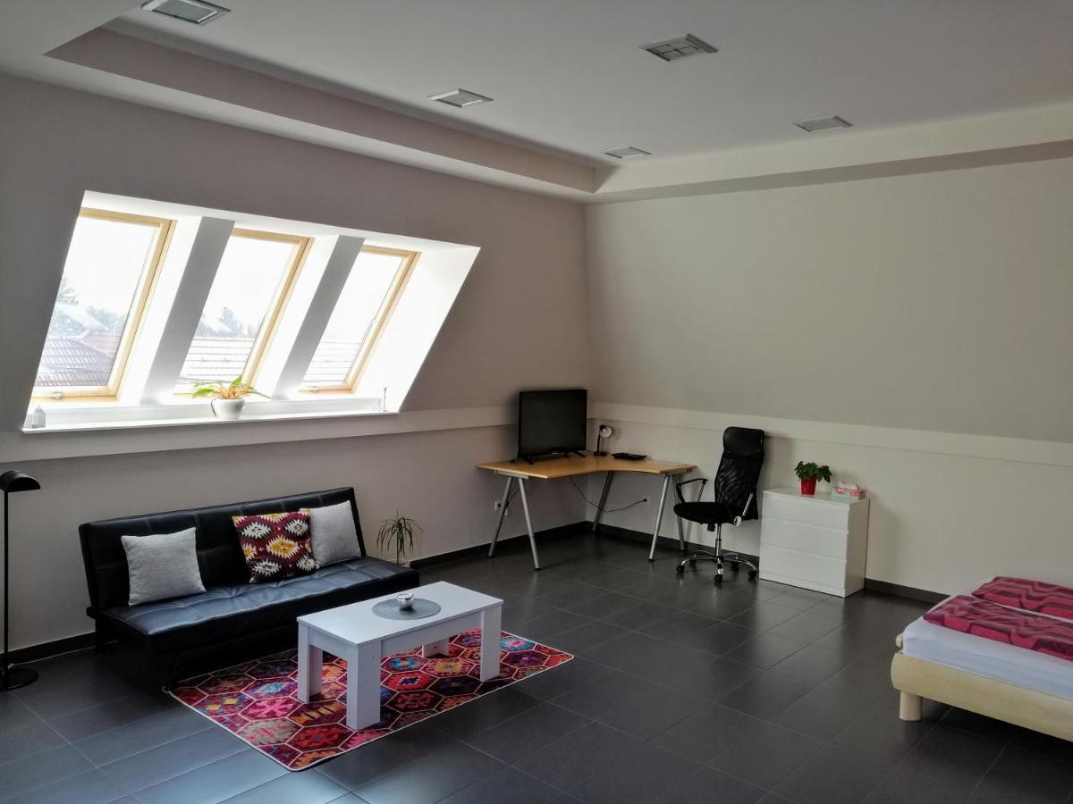 Szepsegpatika Apartman Шарошпатак Экстерьер фото