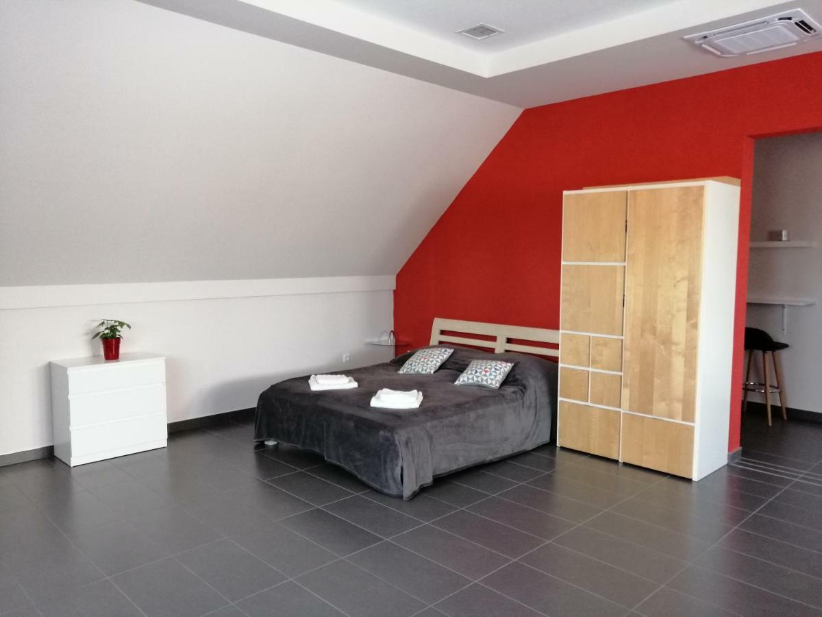 Szepsegpatika Apartman Шарошпатак Экстерьер фото